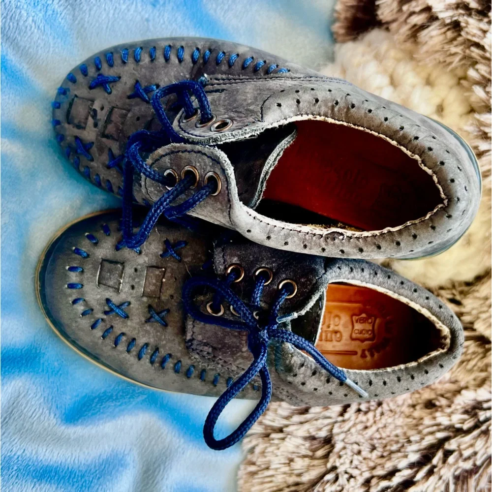 Stylish Kids Shoes in Blue Suede Leather size 6.5-7 us